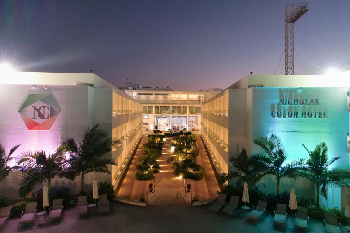 Nicholas Color Hotel ไอยานาปา ภายนอก รูปภาพ