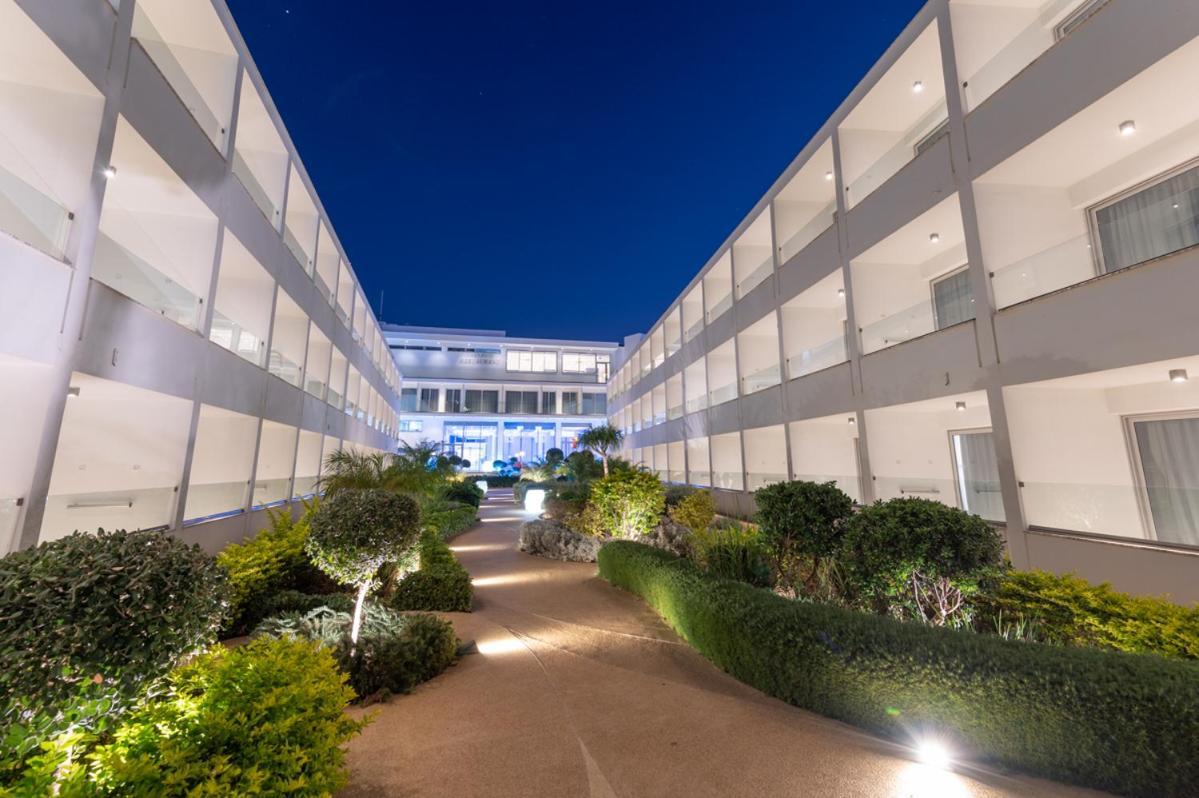 Nicholas Color Hotel ไอยานาปา ภายนอก รูปภาพ